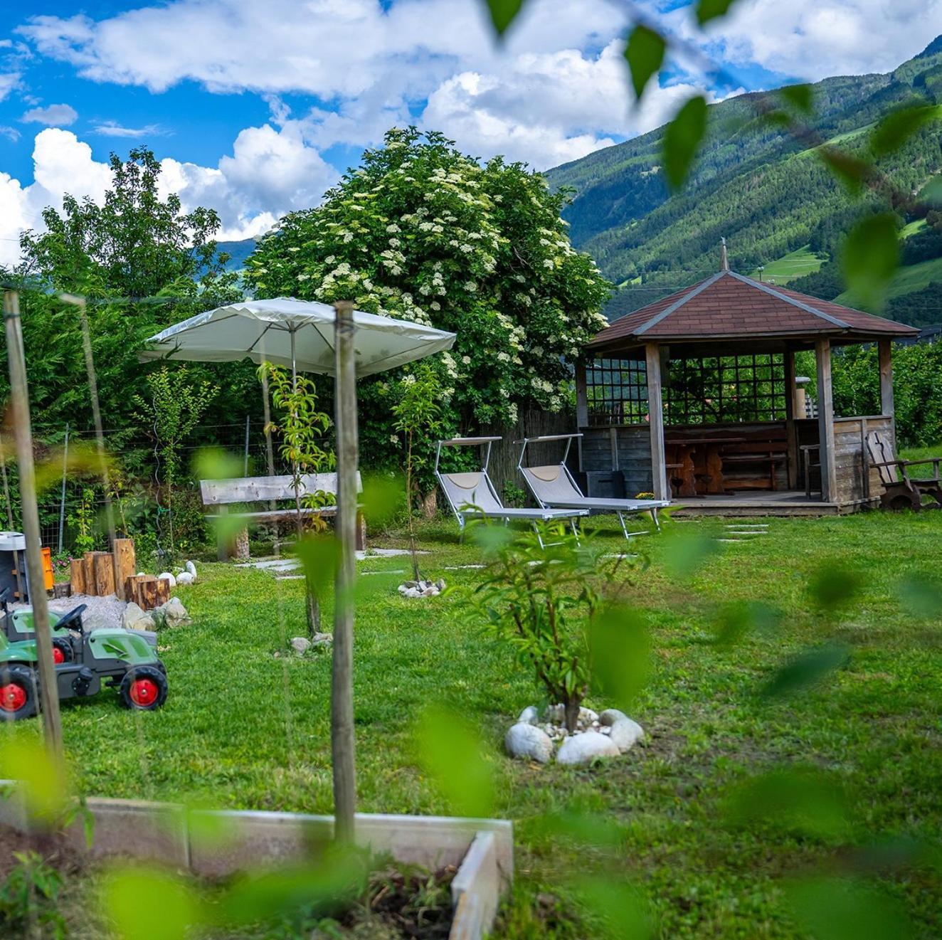 Biohof Gala Apartamento Naturns Exterior foto